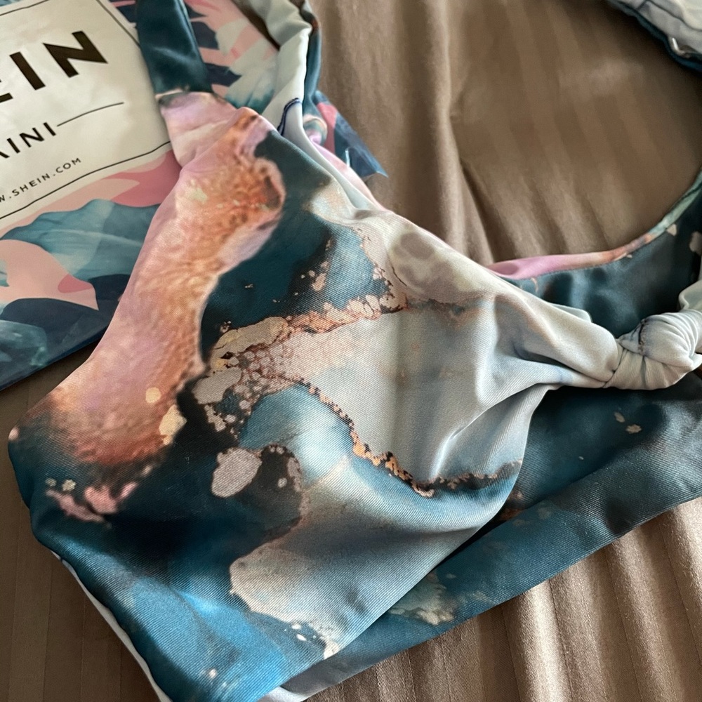 Marble print knot front bikini- NWT ☀️💝 - Picture 4 of 5